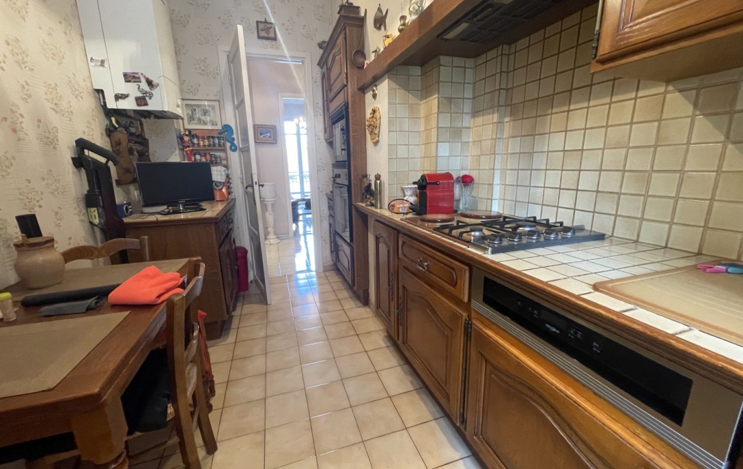 IMMOBILIERE ARTHUR : Appartement | MARSEILLE (13005) | 69 m2 | 185 000 € 