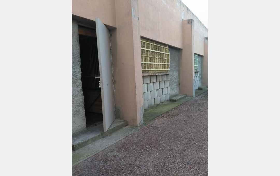 IMMOBILIERE ARTHUR : Local / Bureau | MARSEILLE (13015) | 151 m2 | 176 000 € 