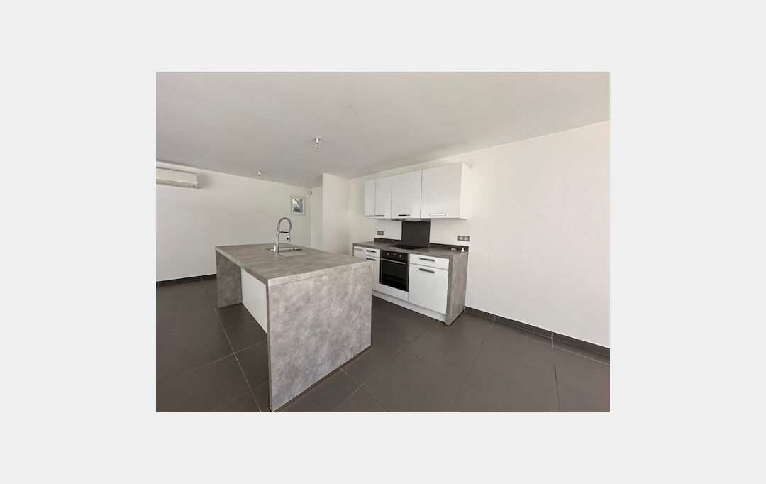 IMMOBILIERE ARTHUR : House | MARSEILLE (13011) | 135 m2 | 2 690 &euro; 