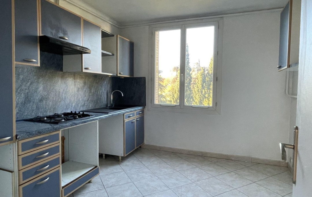 IMMOBILIERE ARTHUR : Appartement | MARSEILLE (13013) | 63 m2 | 720 € 