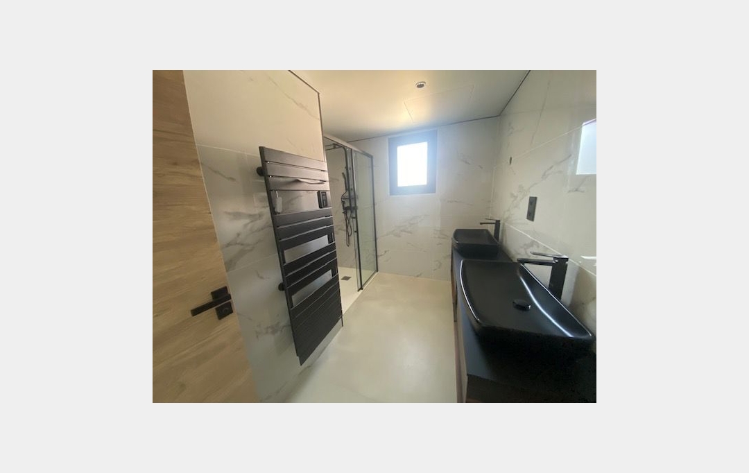 IMMOBILIERE ARTHUR : House | ALLAUCH (13190) | 170 m2 | 3 800 € 