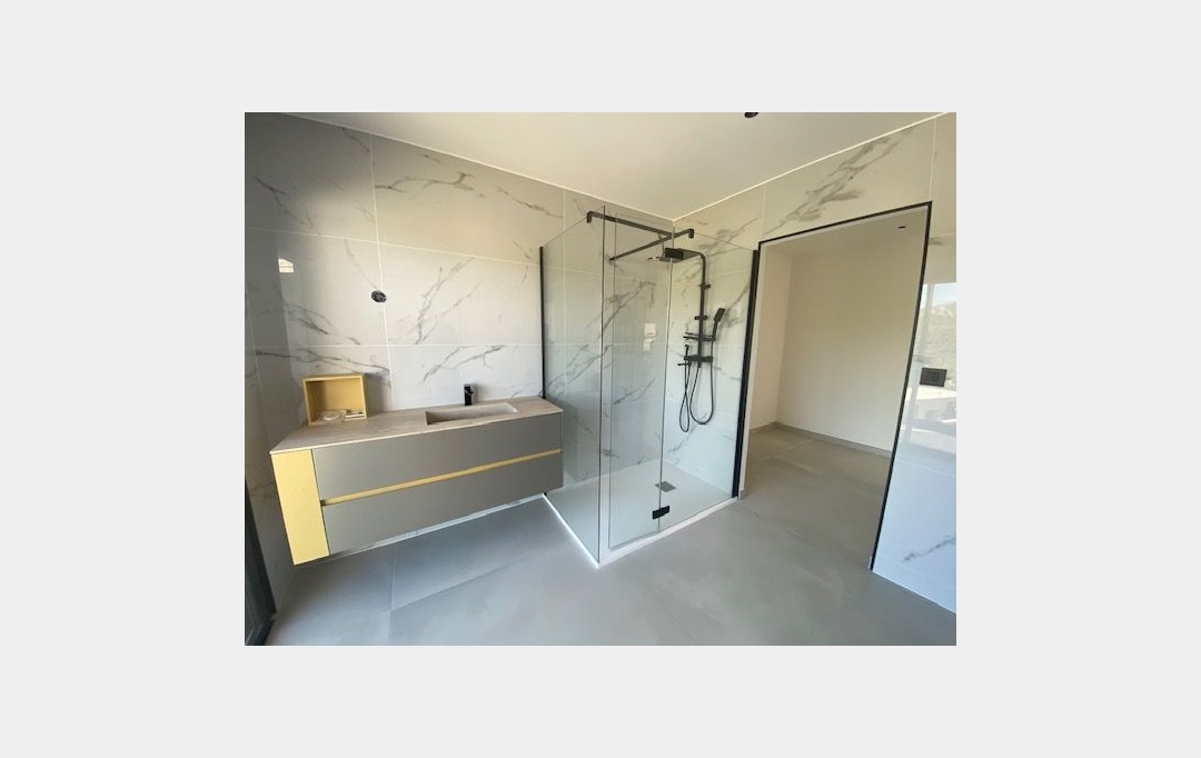 IMMOBILIERE ARTHUR : House | ALLAUCH (13190) | 170 m2 | 3 800 € 