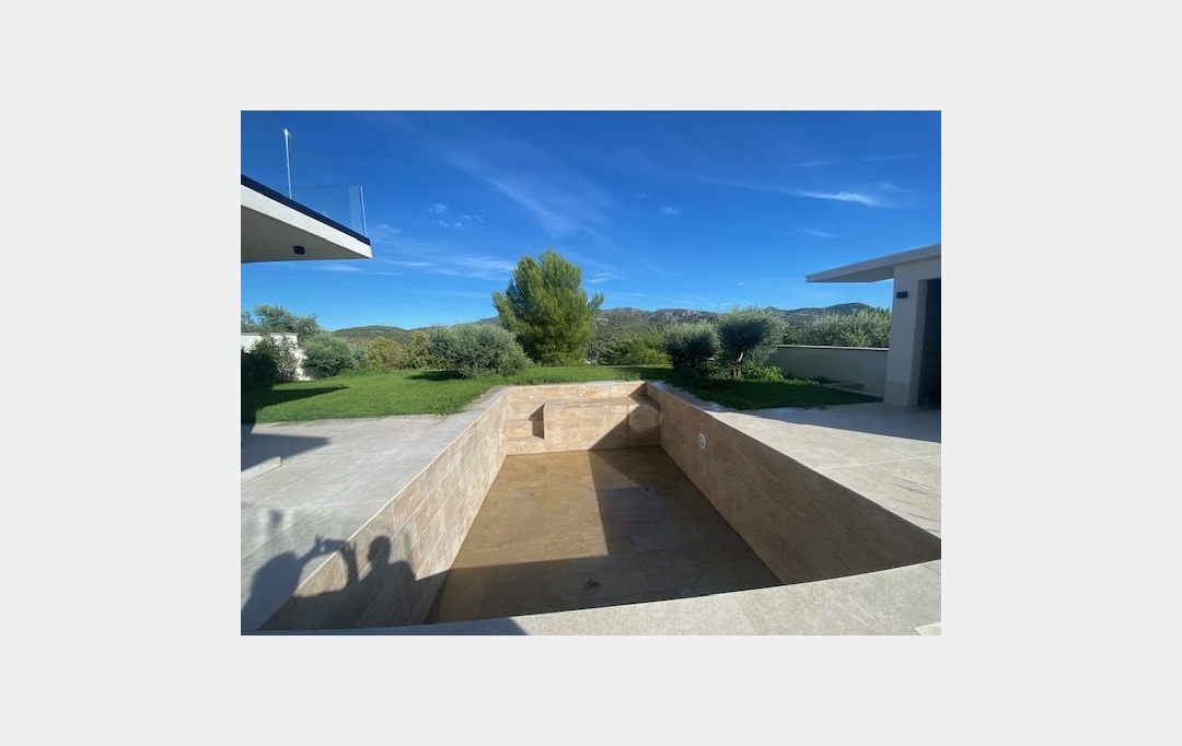 IMMOBILIERE ARTHUR : House | ALLAUCH (13190) | 170 m2 | 3 800 € 