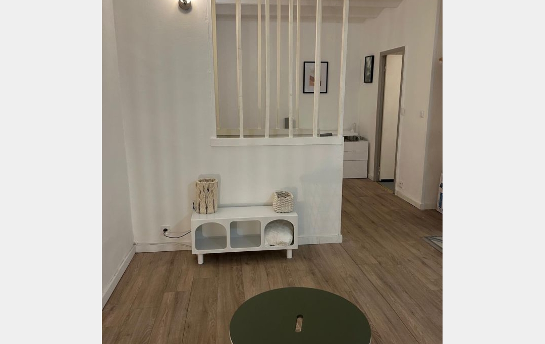 IMMOBILIERE ARTHUR : Appartement | MARSEILLE (13005) | 52 m2 | 800 €  IMMOBILIERE ARTHUR : Appartement | MARSEILLE (13005) | 52 m2 | 800 €