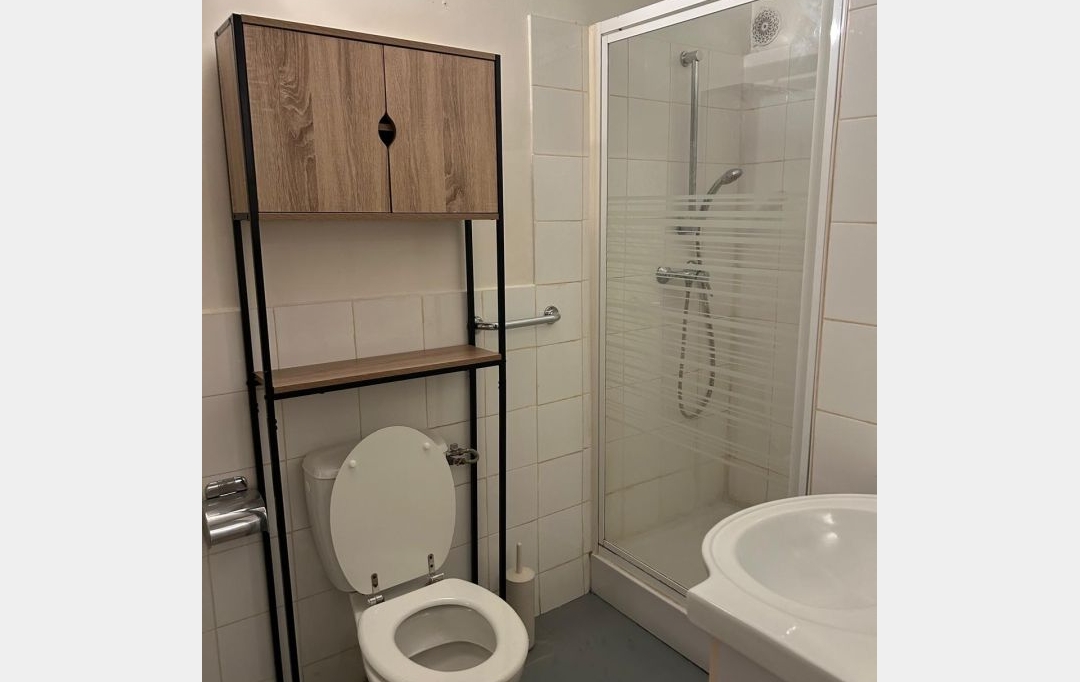 IMMOBILIERE ARTHUR : Appartement | MARSEILLE (13005) | 52 m2 | 800 €  IMMOBILIERE ARTHUR : Appartement | MARSEILLE (13005) | 52 m2 | 800 €