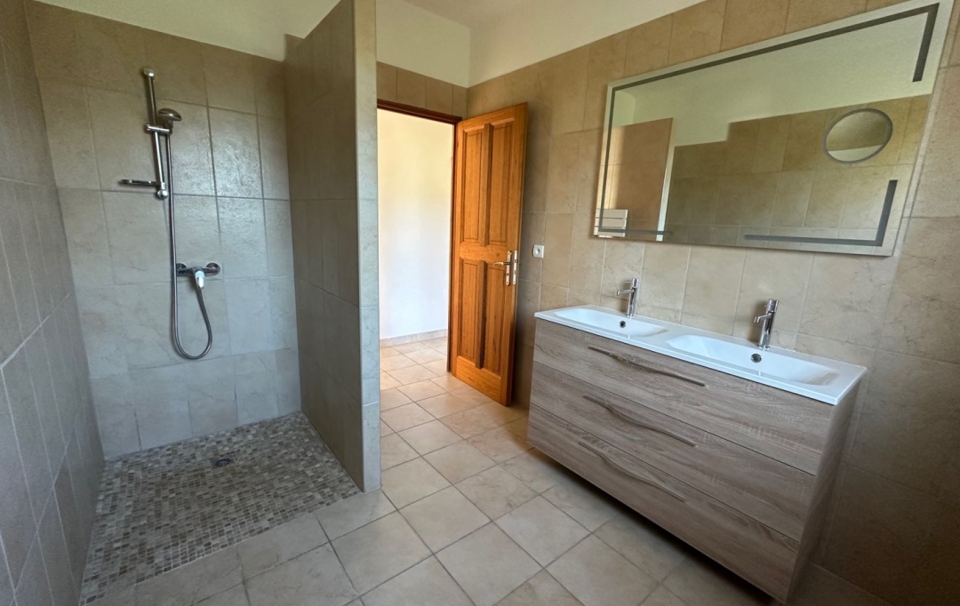 IMMOBILIERE ARTHUR : Maison / Villa | MARSEILLE (13013) | 109 m2 | 2 100 € 