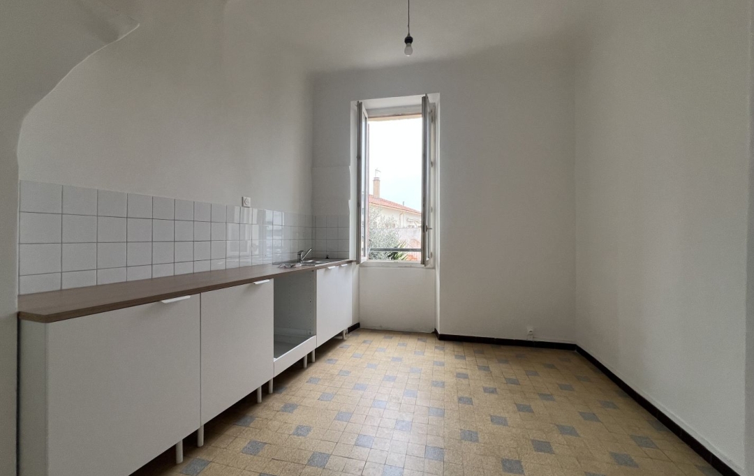 IMMOBILIERE ARTHUR : Apartment | MARSEILLE (13013) | 33 m2 | 550 &euro; 