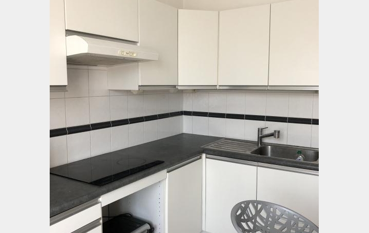 Appartement P2   MARSEILLE  39 m2 605 € 
