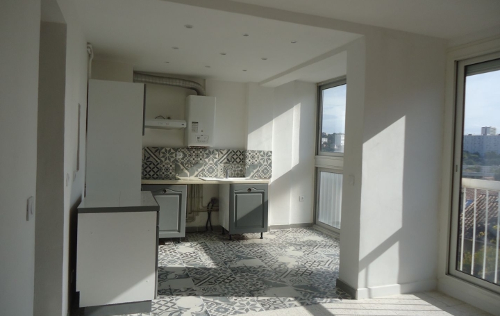 Appartement P3   MARSEILLE  59 m2 950 € 