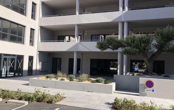 autre AUBAGNE 105 m2 1 662 € autre AUBAGNE 105 m2 1 662 €