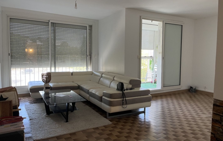 Appartement P3   MARSEILLE  68 m2 930 € 