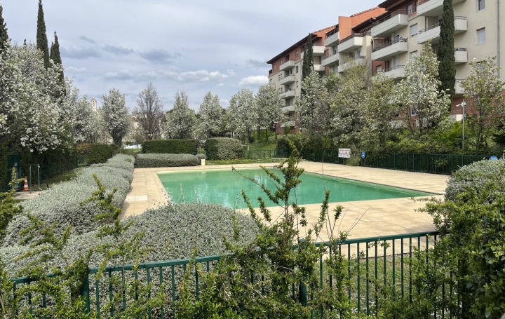 Appartement P3   MARSEILLE  64 m2 1 110 € 