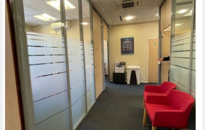  IMMOBILIERE ARTHUR Local / Bureau | MARSEILLE (13012) | 235 m2 | 4 000 € 