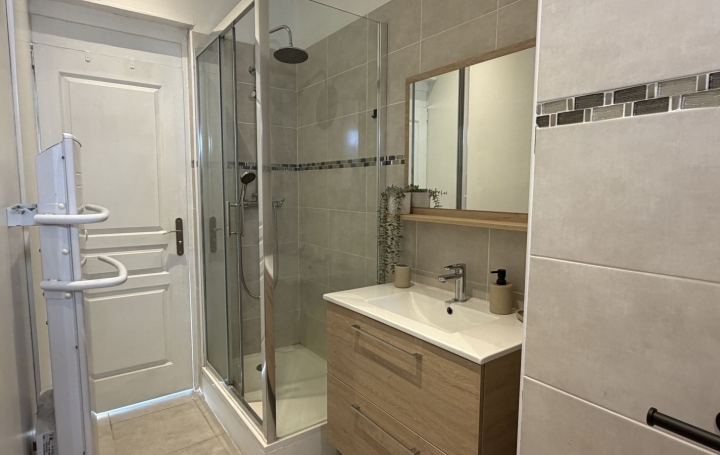 Appartement P1   MARSEILLE  23 m2 650 € 