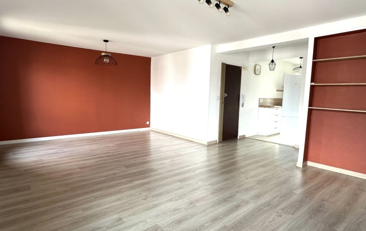 Appartement P3   MARSEILLE  66 m2 950 € 