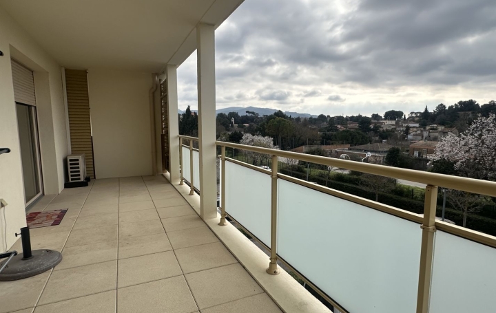 Appartement P2   MARSEILLE  45 m2 850 € 