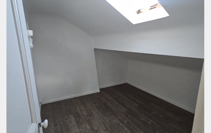 Appartement P2   MARSEILLE  38 m2 555 € 