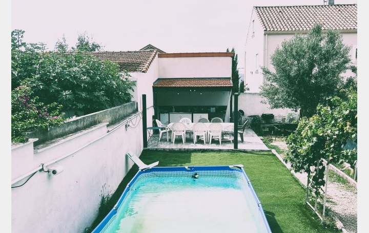 Maison   MARSEILLE  65 m2 1 200 € 