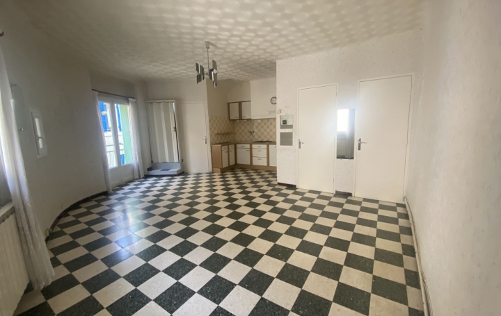 Maison de village   MARSEILLE  67 m2 219 000 € 