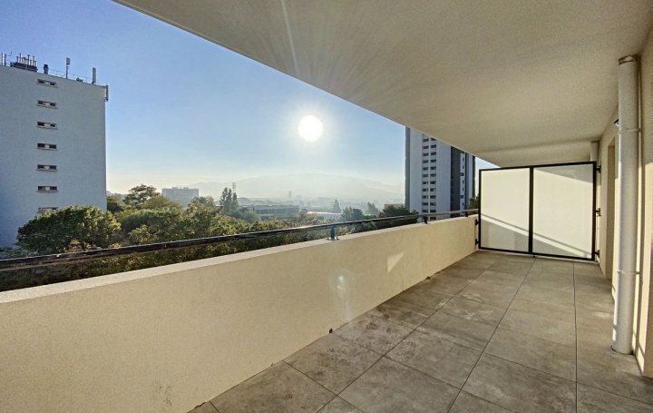 Appartement P2   MARSEILLE  43 m2 840 € 