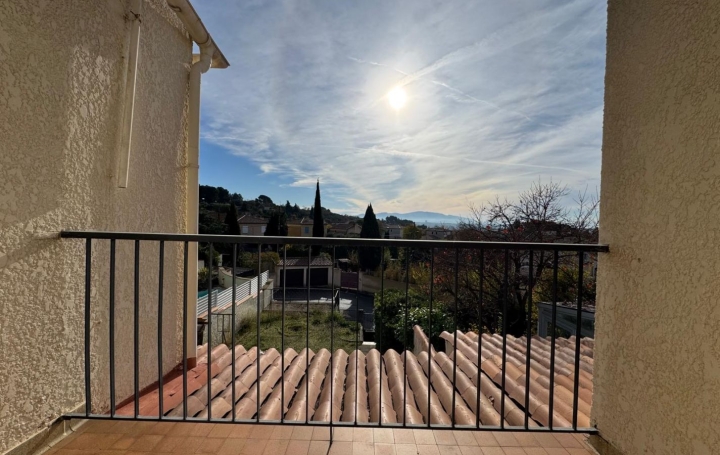 Maison   MARSEILLE  93 m2 369 000 € 