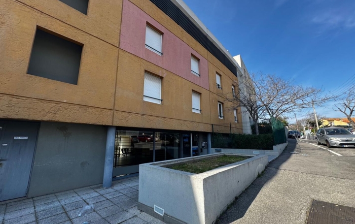 Studio   MARSEILLE  19 m2 76 000 € 